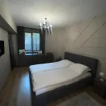 Moni House