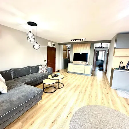 Lägenhet Moni House